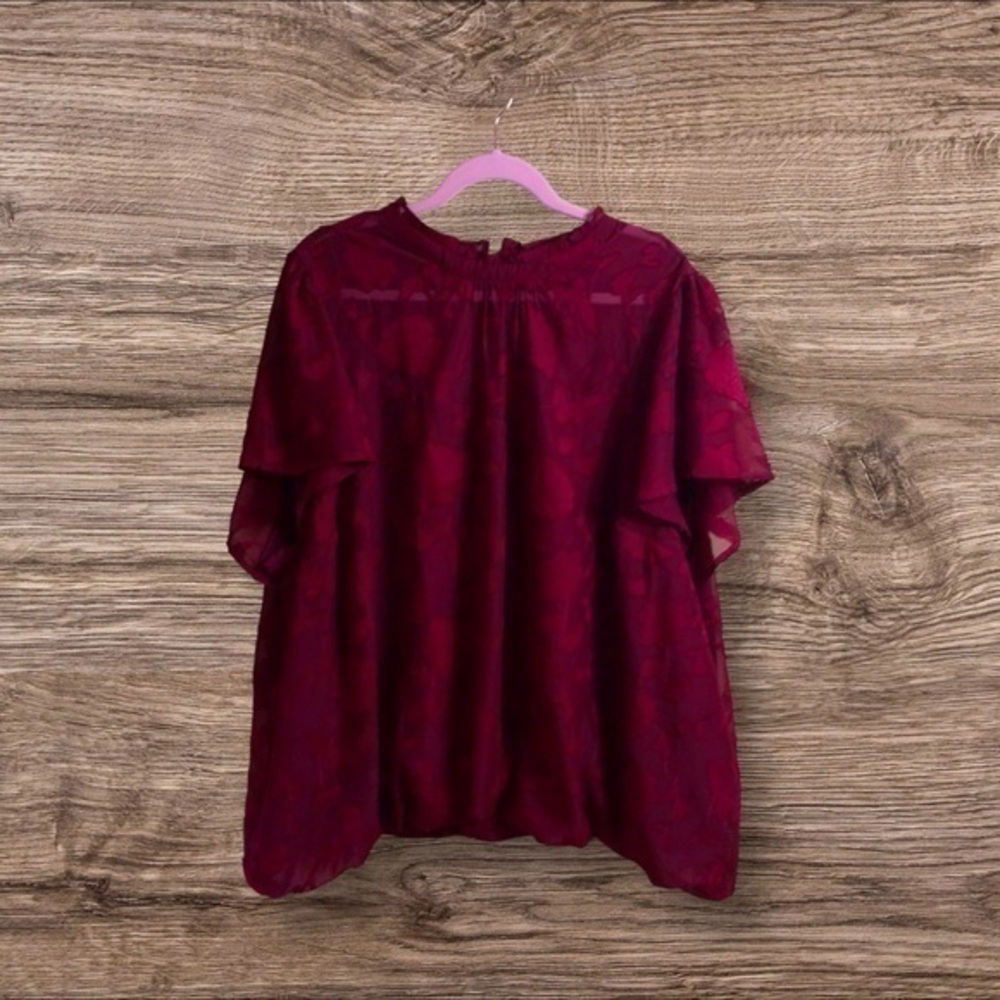 Torrid 4 red lace sheer floral top. Elastic bottom. 4X
